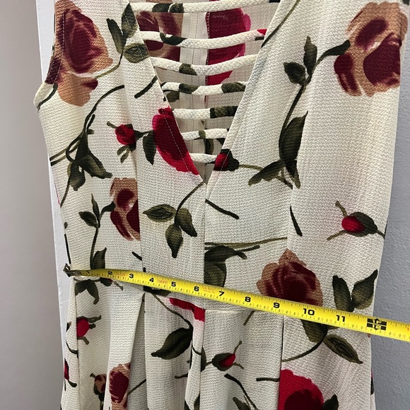 Floral Romper - Picture 13 of 15